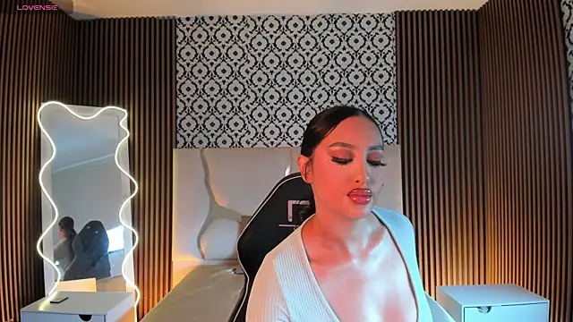 BEELLA TAY1 online show from 25, 4, 2026