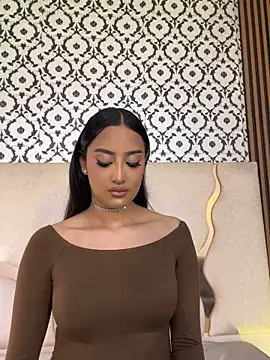 Snapshot of BEELLA_TAY1 chatting on 6, 11, 2025 BEELLA TAY1 online show from 6, 11, 2025