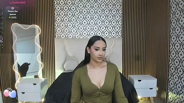 Snapshot of BEELLA_TAY1 chatting on 9, 11, 2025 BEELLA TAY1 online show from 9, 11, 2025