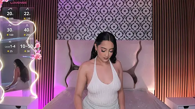 Snapshot of BEELLA_TAY1 chatting on 17, 12, 2025 BEELLA TAY1 online show from 17, 12, 2025