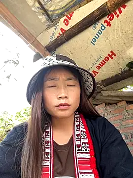 Snapshot of Maymay__ chatting on 13, 10, 2025 Maymay   online show from 13, 10, 2025