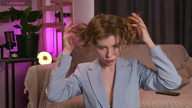 Snapshot of your_carrie chatting on 19, 10, 2025 your carrie online show from 19, 10, 2025