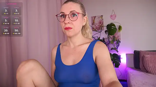 VanessaVoxx online show from 7, 11, 2025