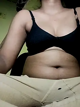 Snapshot of Haseena_begam00 chatting on 19, 10, 2025 Haseena begam00 online show from 19, 10, 2025