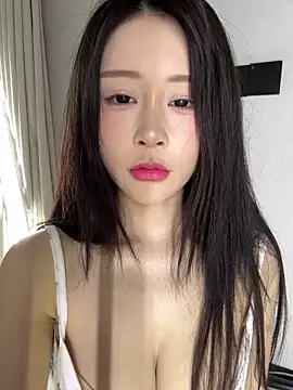 Snapshot of yiyi_3523 chatting on 13, 5, 2026 yiyi 3523 online show from 13, 5, 2026