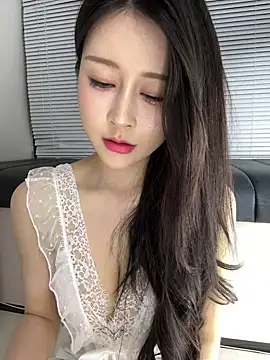 Snapshot of yiyi_3523 chatting on 27, 5, 2026 yiyi 3523 online show from 27, 5, 2026