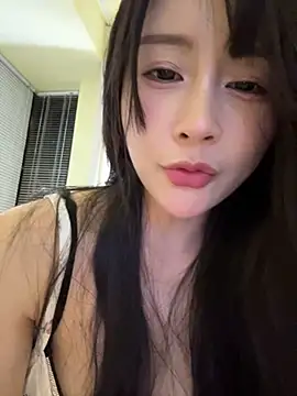 yiyi 3523 online show from 18, 4, 2026