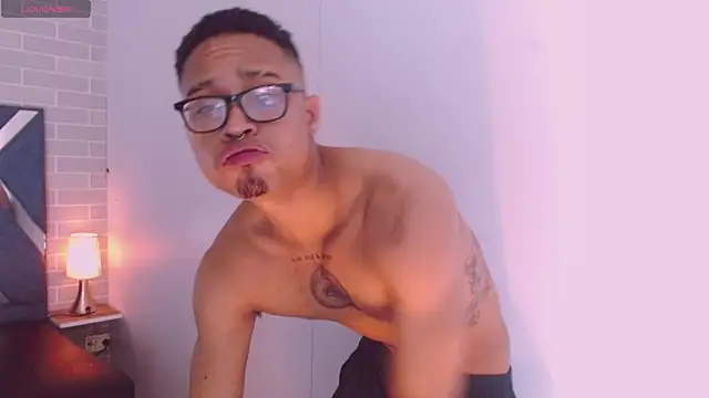 Jayden Morris online show from 5, 4, 2026