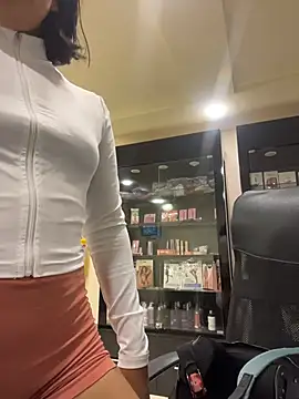 AlyssaRay online show from 30, 4, 2026