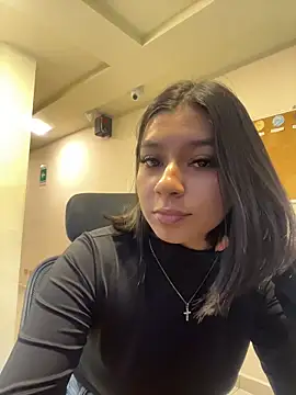 AlyssaRay online show from 29, 4, 2026