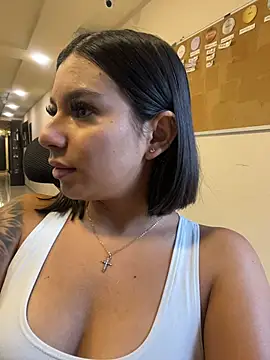 AlyssaRay online show from 18, 4, 2026