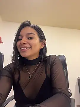 AlyssaRay online show from 27, 4, 2026