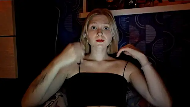 Snapshot of Kira_Nellis chatting on 16, 10, 2025 Kira Nellis online show from 16, 10, 2025