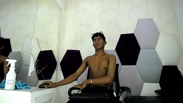 Mick storm online show from 26, 2, 2026