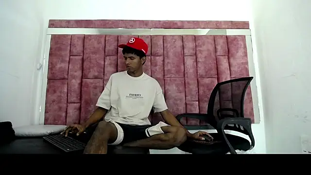 Mick storm online show from 21, 4, 2026