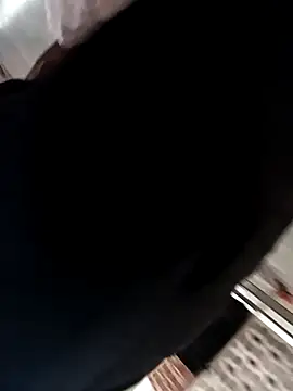 GlossyDare1823 online show from 4, 11, 2025