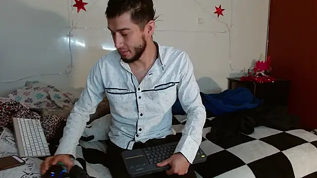 picante70  online show from 4, 12, 2025