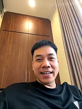 Snapshot of Live-tong chatting on 14, 10, 2025 Live-tong online show from 14, 10, 2025