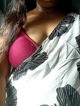 Snapshot of SX-ANA chatting on 1, 11, 2025 SX-ANA online show from 1, 11, 2025