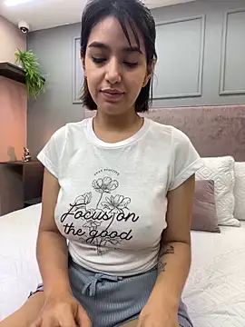 1evelinewood online show from 3, 3, 2025