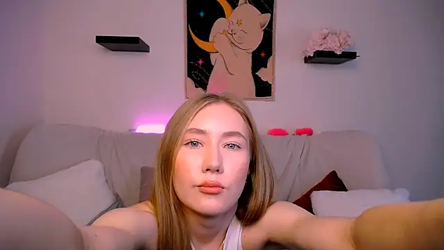 Snapshot of EllyColins chatting on 21, 10, 2025 EllyColins online show from 21, 10, 2025