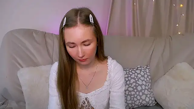 Snapshot of EllyColins chatting on 23, 11, 2025 EllyColins online show from 23, 11, 2025