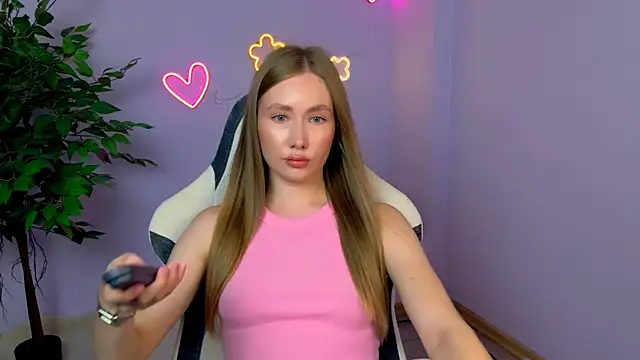 EllyColins online show from 10, 7, 2026