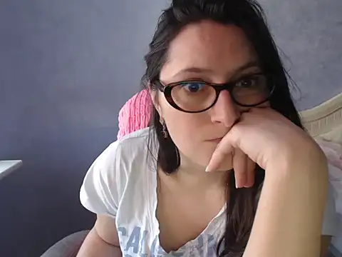 LuckyLisa23 online show from 4, 5, 2026