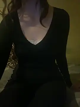 Snapshot of KittieCreme chatting on 11, 11, 2025 KittieCreme online show from 11, 11, 2025