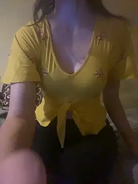 KittieCreme online show from 5, 12, 2025