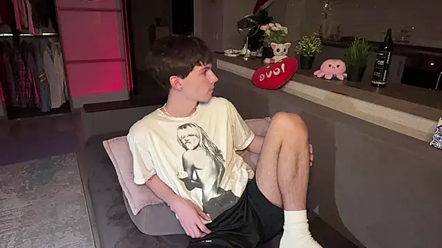 Jeremy1Scott online show from 3, 12, 2025