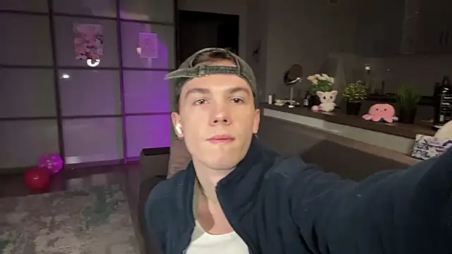 Jeremy1Scott online show from 25, 11, 2025