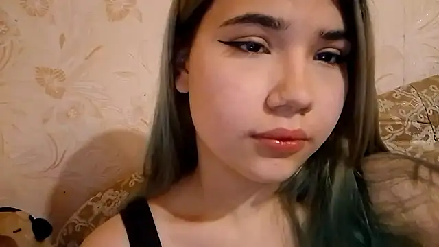 Snapshot of MiaChambler chatting on 15, 10, 2025 MiaChambler online show from 15, 10, 2025