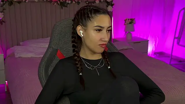 RebeckaThornton online show from 19, 11, 2025