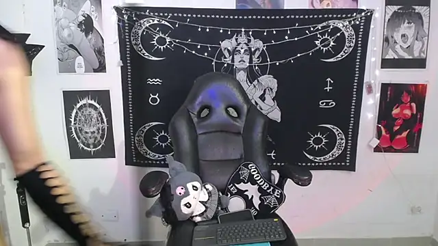 SweetDevil777  online show from 18, 11, 2025