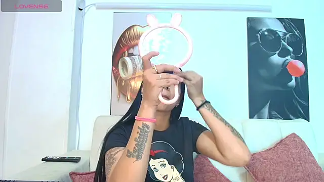 Snapshot of ASS_DIRTY_MESSY chatting on 17, 10, 2025 ASS DIRTY MESSY online show from 17, 10, 2025