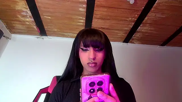 Trix ebony online show from 16, 10, 2025