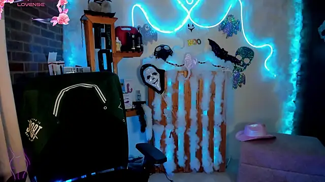 Snapshot of Lizz_martins chatting on 18, 10, 2025 Lizz martins online show from 18, 10, 2025