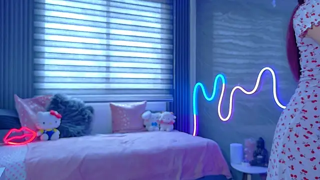 Naaomi cute online show from 14, 11, 2025