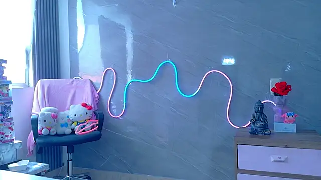 Naaomi cute online show from 6, 2, 2026