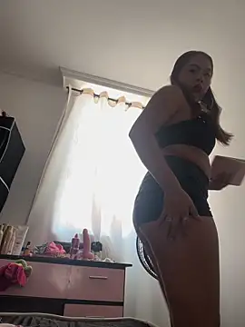 Emily Joee online show from 23, 10, 2025