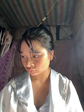 Snapshot of Linh-xxx chatting on 13, 10, 2025 Linh-xxx online show from 13, 10, 2025