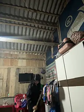 Linh-xxx online show from 18, 10, 2025