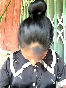 Linh-xxx online show from 15, 10, 2025