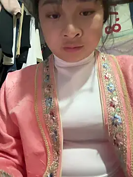 Linh-xxx online show from 5, 2, 2026