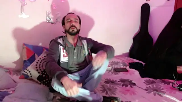 Isis Robert online show from 19, 10, 2025