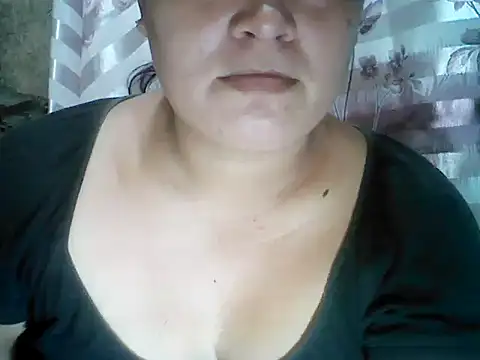 kissableapple36 online show from 5, 12, 2025