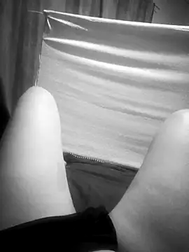 Snapshot of daddy-littleGoodGirl chatting on 13, 10, 2025 daddy-littleGoodGirl online show from 13, 10, 2025