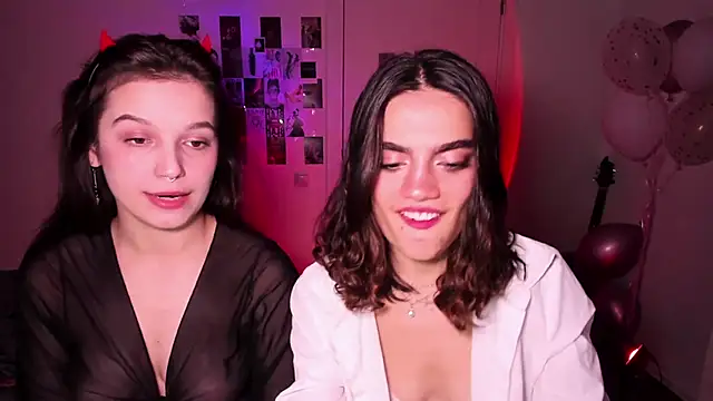 Snapshot of nightfloatt chatting on 2, 11, 2025 nightfloatt online show from 2, 11, 2025