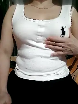 Snapshot of LalayCii chatting on 15, 10, 2025 LalayCii online show from 15, 10, 2025